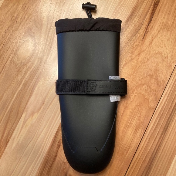 BRAND NEW Canada Pooch Waterproof Dog Boots - Picture 6 of 9